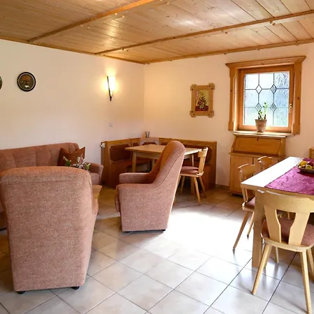 Lettenmaier Apartment *